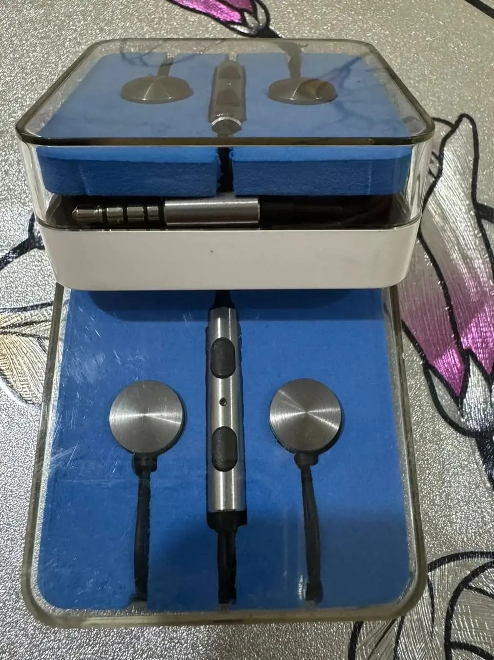 100% Imported premium Quailty Handsfree Headphones 3.5mm Wired Earbuds Music Earphone Smart Phone Headset Hands-free with Mic In-Ear With Mic For all smart mobiles Earphones Outdoor 3.5mm Jack Portable Device Metal Handfree Made IN Vatename