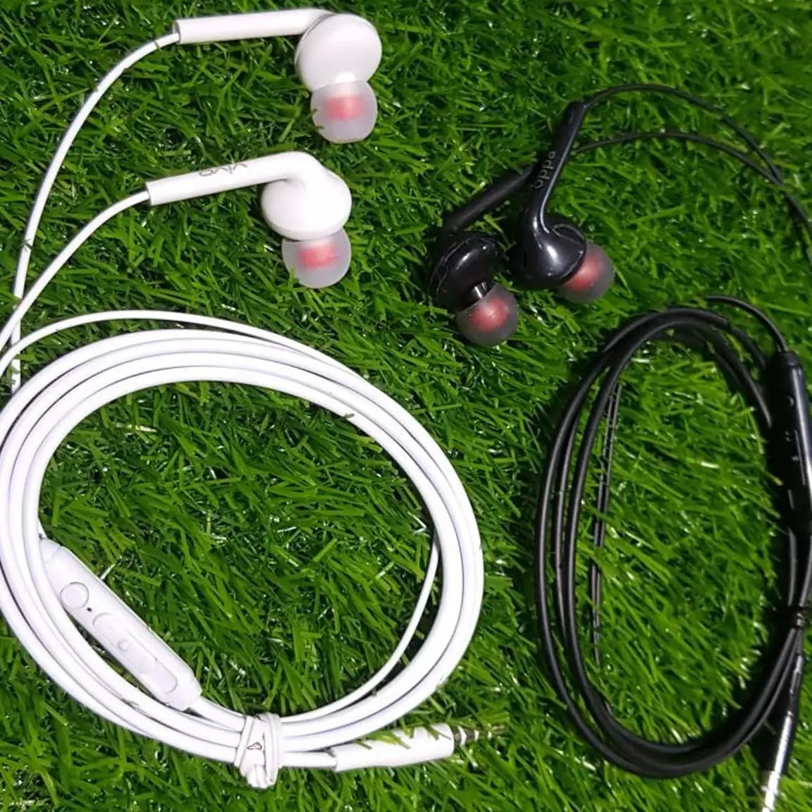 100% Original ST12 Super Base Handfree With Volume Key 3.5mm || High-Quality Deep Bass - Earphones  Hands-free stereo sound Quality Gaming Handfree OPPO||VIVO Handfree for all Mobile Phone  Made In Vietnam